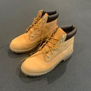 Timberland 6 inch Premium Size 7 Boys